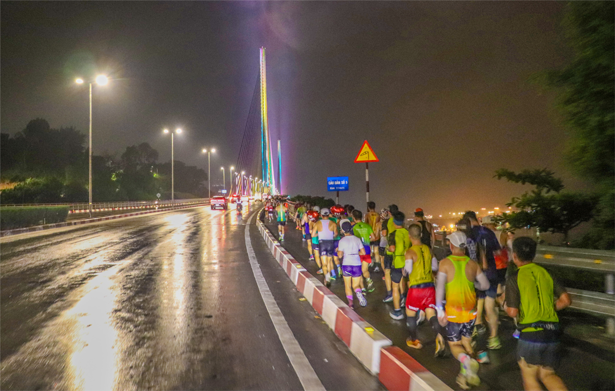 11.000 người chạy bộ bên bờ vịnh Hạ Long (10/9/2023)